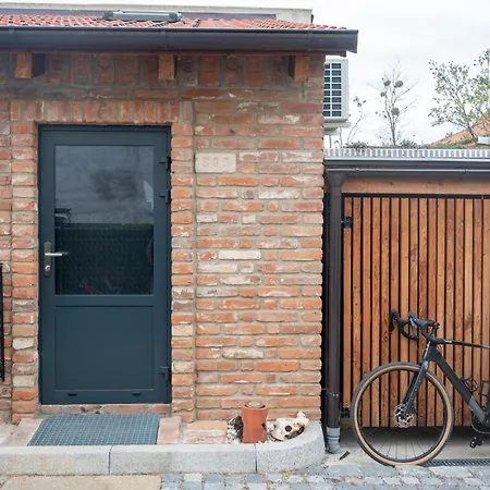 Mini Tiny House Pro 2